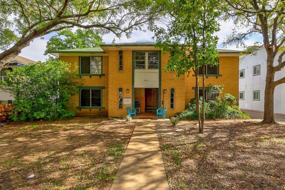 Trendy SOCO location close to downtown and across 