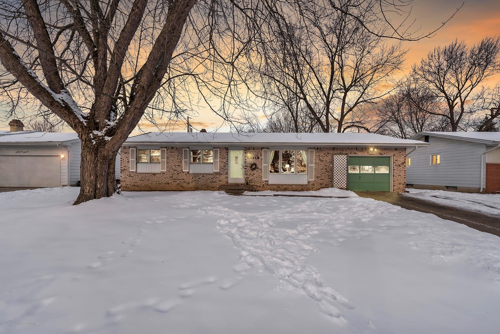 6334-Lerner-Way-Lansing-Michigan-windows