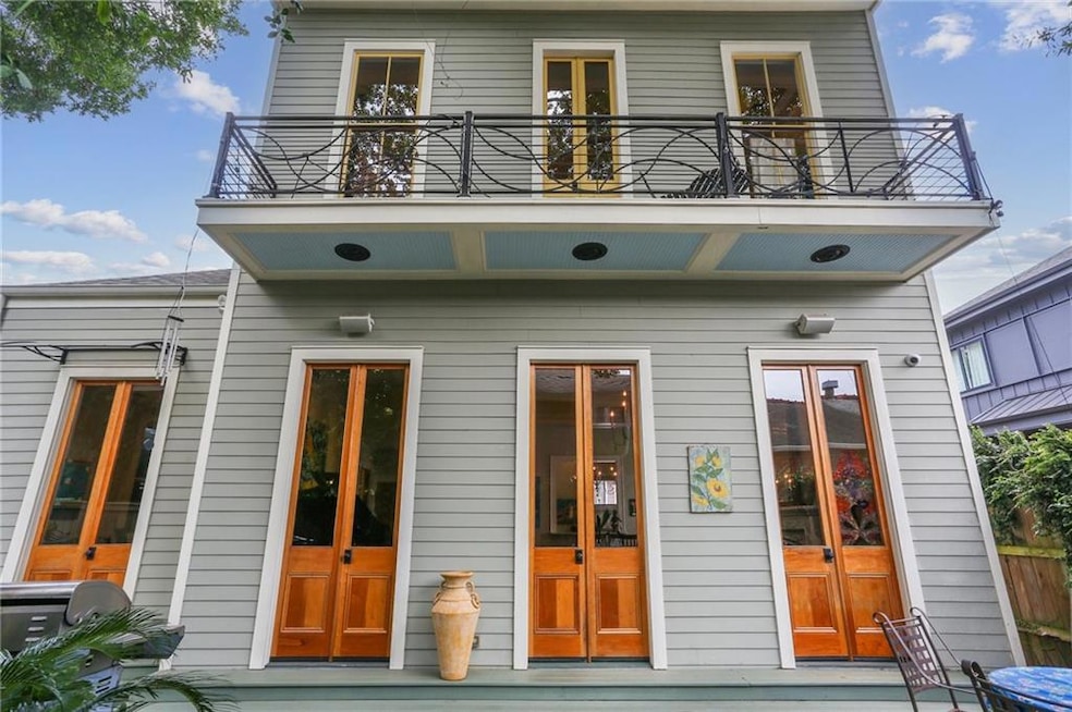 3328 Dauphine St, New Orleans, LA 70117 - photo 1