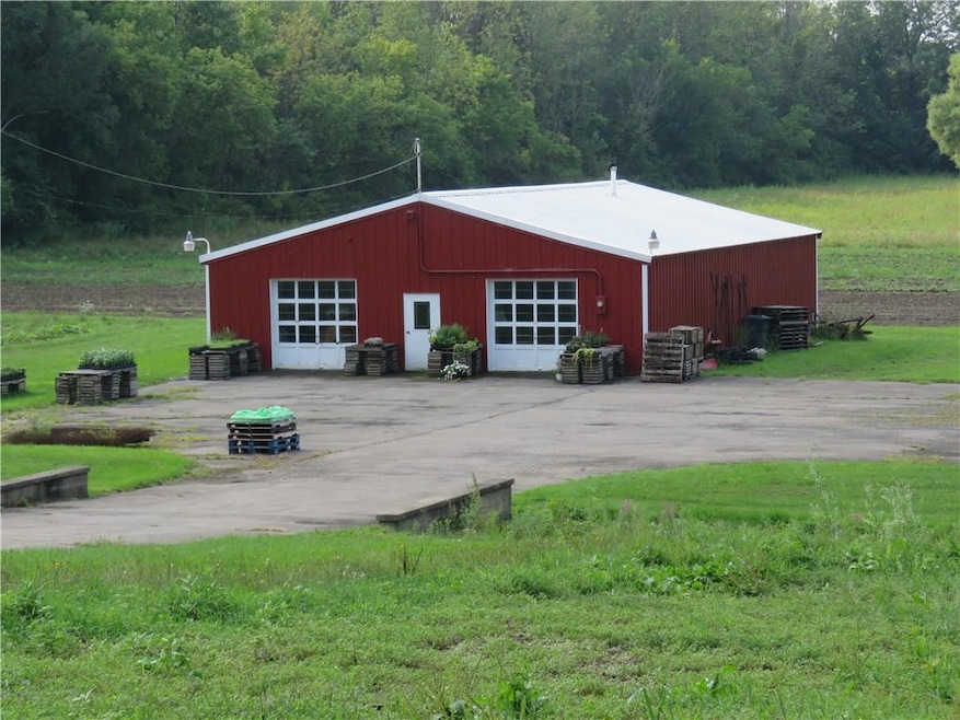 683 RIDGE ROAD - CREEKEDGE FARM MARKET