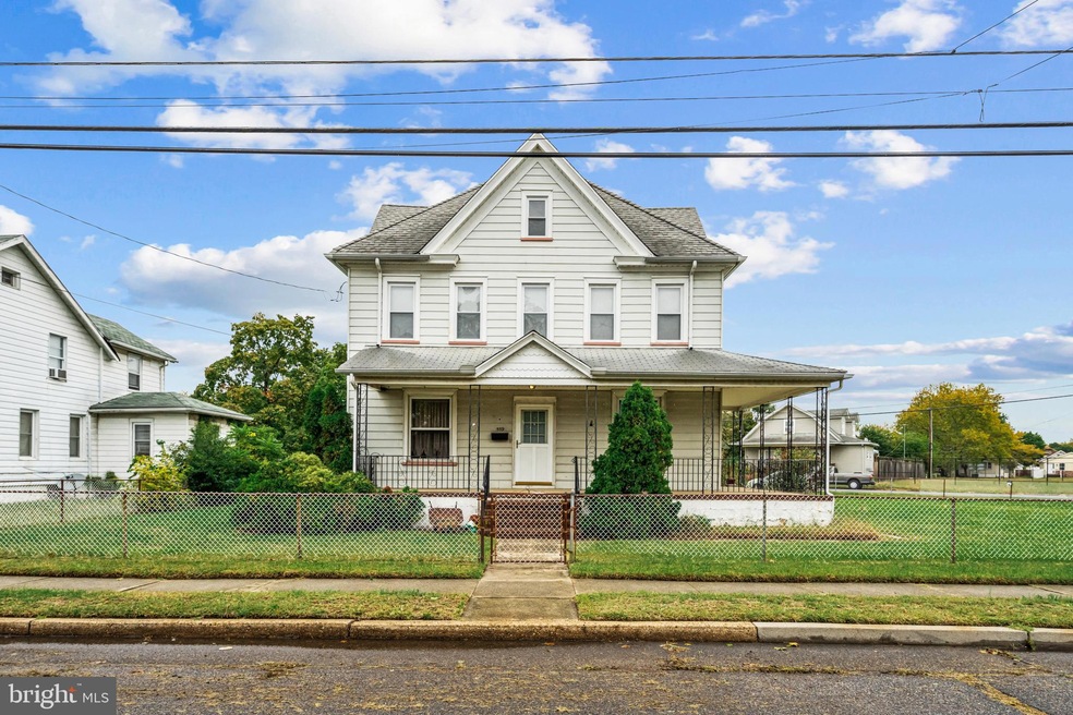 559 N Delaware St, Paulsboro, NJ 08066 - photo 1