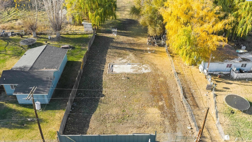 1101 Rouse Rd, Sunnyside, WA 98944 - photo 1