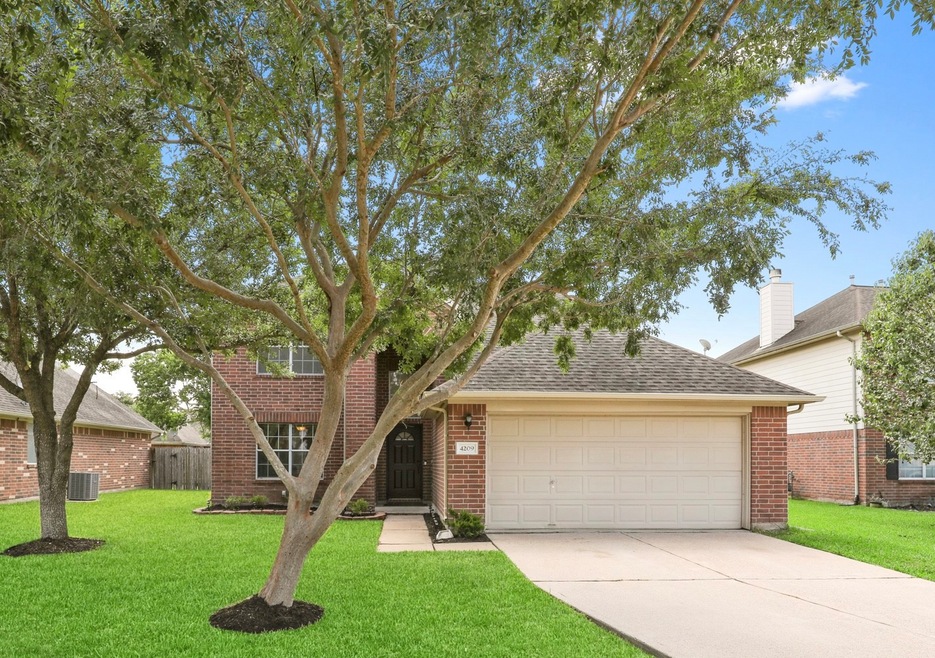 4209 Seminole Dr, Pearland, TX 77584 - photo 1