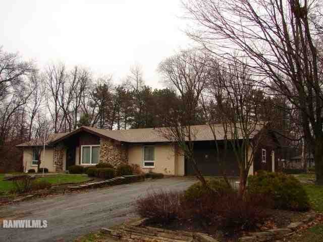 423 Oak Ridge Dr, Cedarville, IL 61013 - photo 1