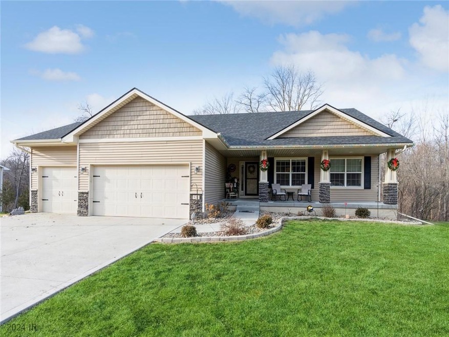 921 W 2nd St S, Newton, IA 50208 - photo 1