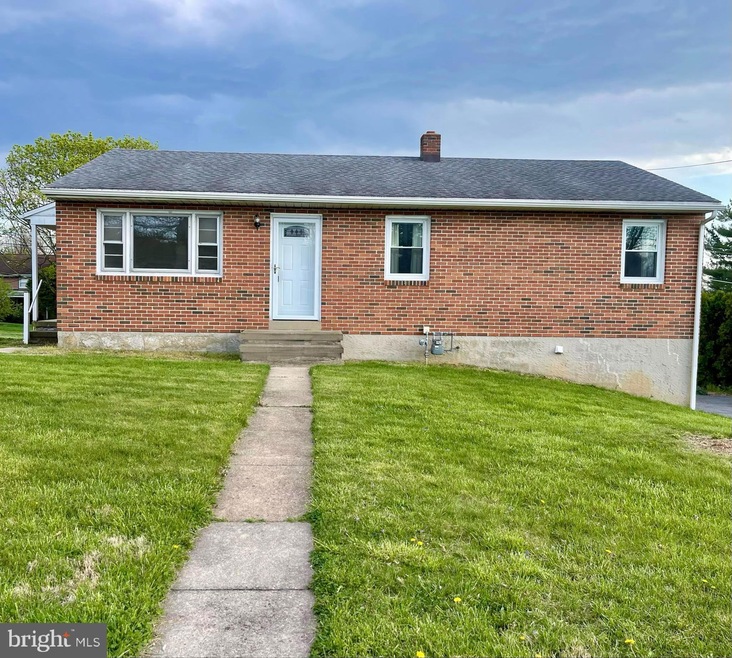 1150 Whitner Rd, Reading, PA 19605 - photo 1