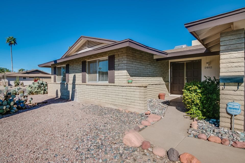 2402 E Del Rio Drive