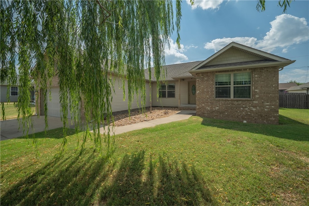 2028 Texas Ave, Joplin, MO 64804 - photo 1