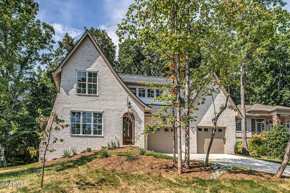 01_103 Daleyuhski Way_Front