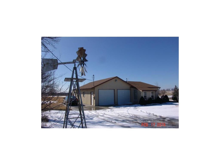 19613 S Lone Elm Rd, Spring Hill, KS 66083 - photo 1