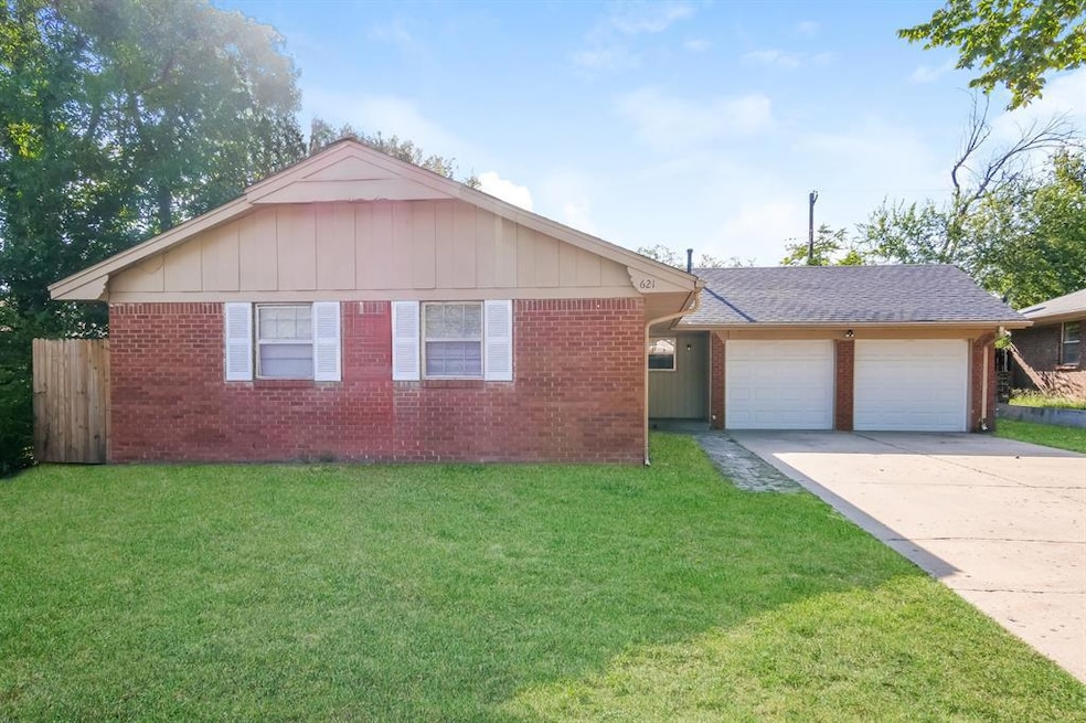 621 N Juniper Ave, Oklahoma City, OK 73130 - photo 1