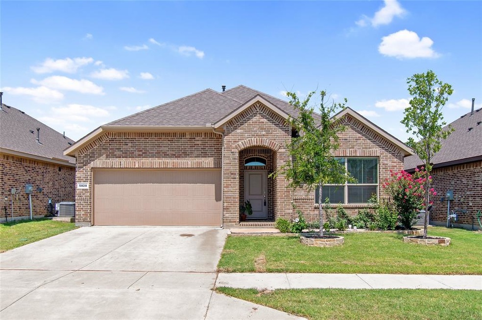 WELCOME HOME 5828 Stream Drive Fort Worth, TX 7613