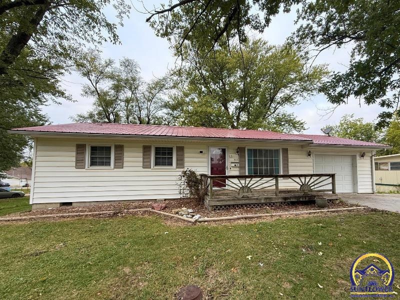 1519 2nd Ave W, Horton, KS 66439 - photo 1