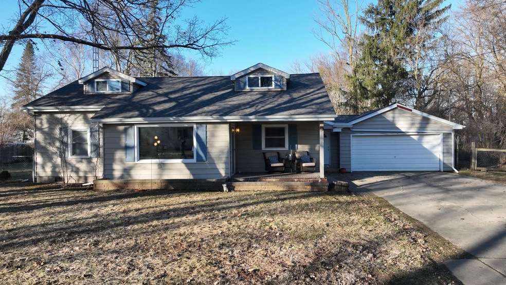 1137 Mildred St, Flushing, MI 48433 - photo 1