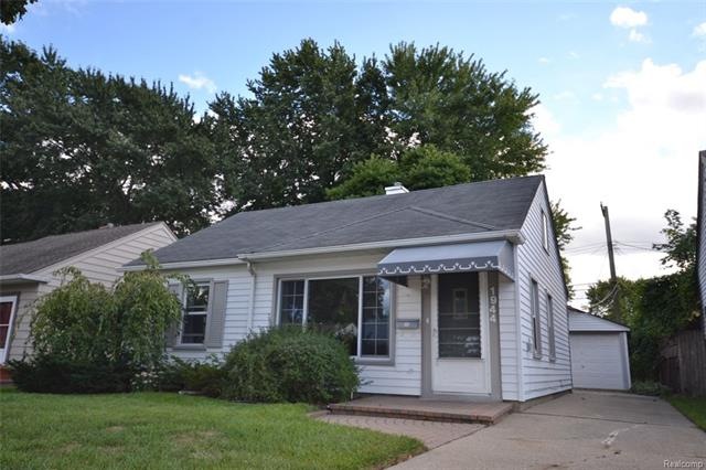 Roof, siding and windows all in great shape. Curb 