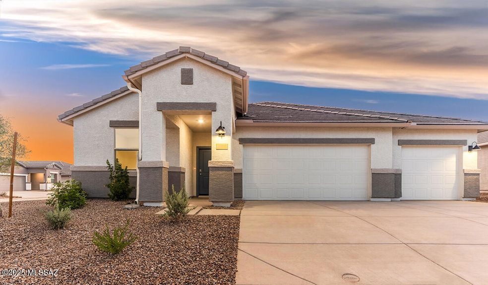 8674 W Soaptree Yucca Place, Marana, AZ 85653 - photo 1