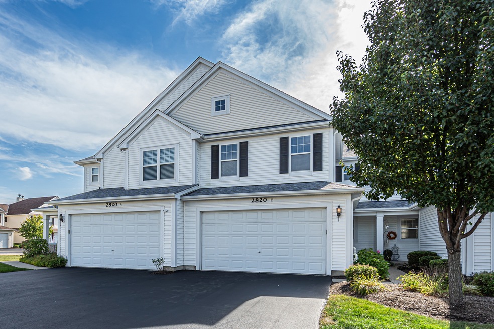 2820 Glacier Way unit B, Wauconda, IL 60084 - photo 1