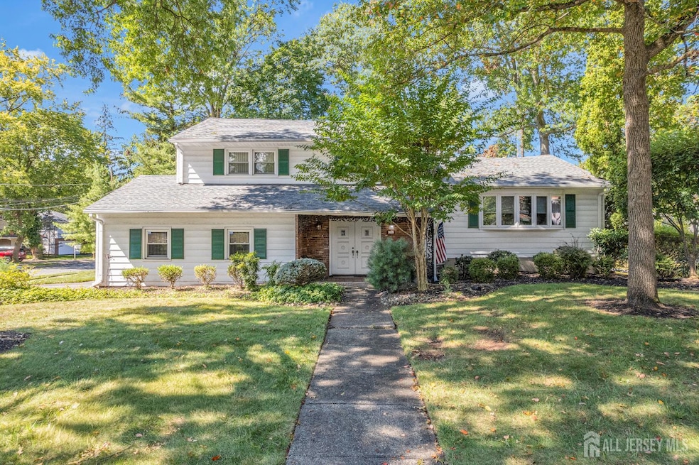 Under Contract $750,000 • Co-Listing Agent