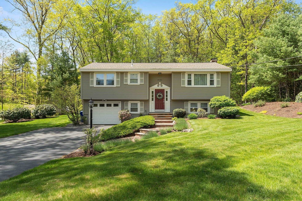 17 Stoney Ln, Hudson, NH 03051 - photo 1