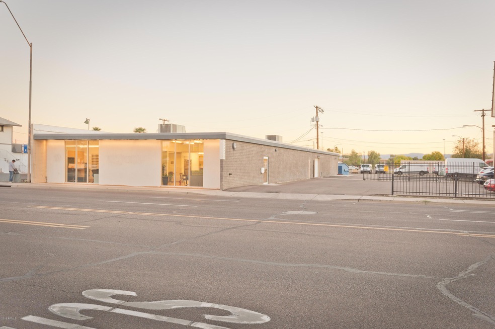2225 E Mcdowell Rd, Phoenix, AZ 85006 - photo 1