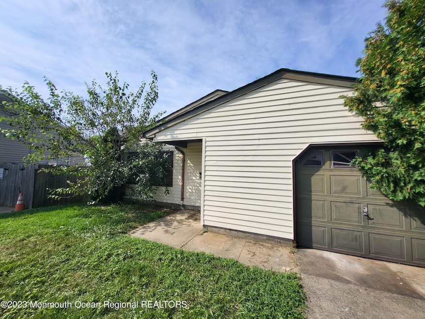 27 Passaic St, Middletown Township, NJ 07748 - photo 1