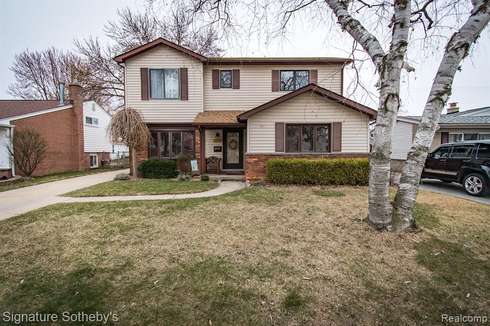 1401 Langley Blvd, Clawson, MI 48017 - photo 1