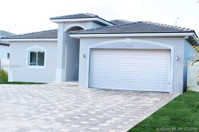 Exterior Front with plenty of room for a boat/rv/t