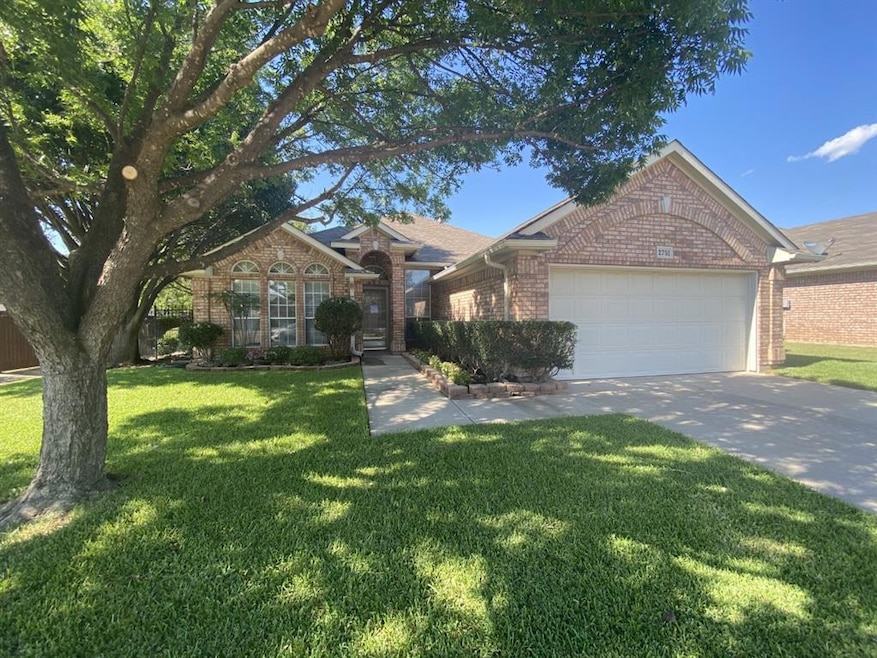 2751 Crystal Glenn Cir, Hurst, TX 76054 - photo 1