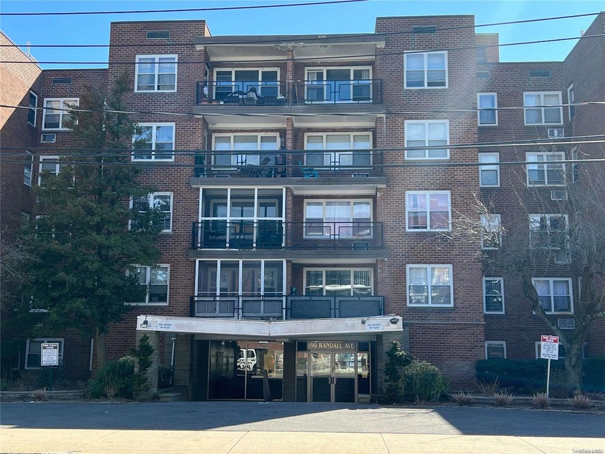 99 Randall Ave unit 10, Freeport, NY 11520 - photo 1