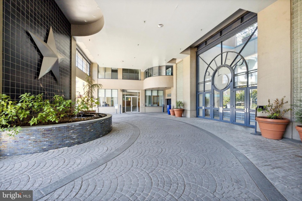 7 N Columbus Blvd unit 245, Philadelphia, PA 19106 - photo 1