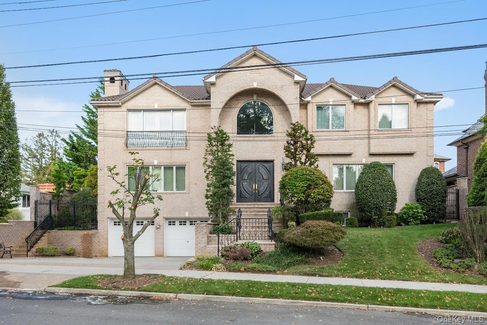 For Sale $3,888,888 • Co-Listing Agent