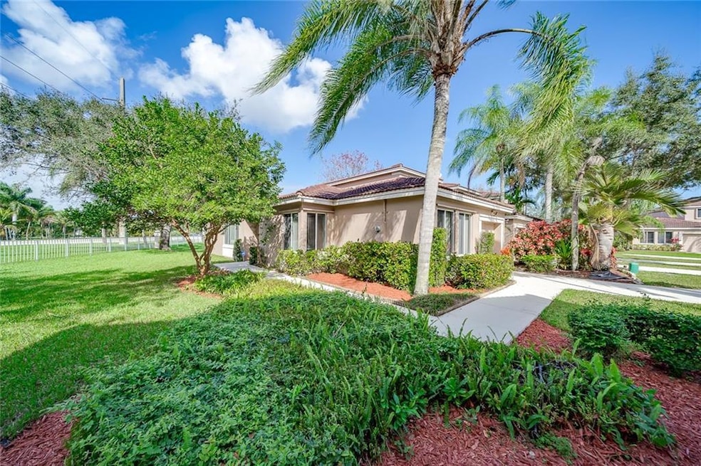 11177 SW 17th Manor unit 210, Davie, FL 33324 - photo 1