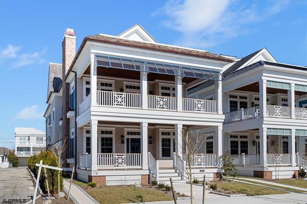 Sold $1,995,000 • Co-Listing Agent