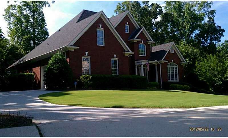 Exterior Front. Beautiful 3 sides brick with side 