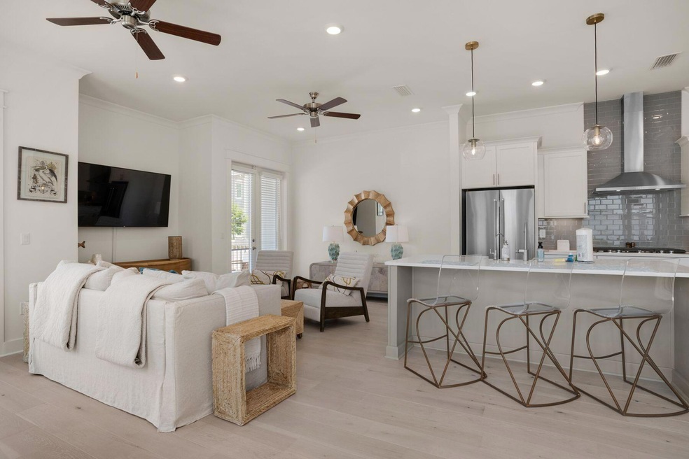 Living/Kitchen Area