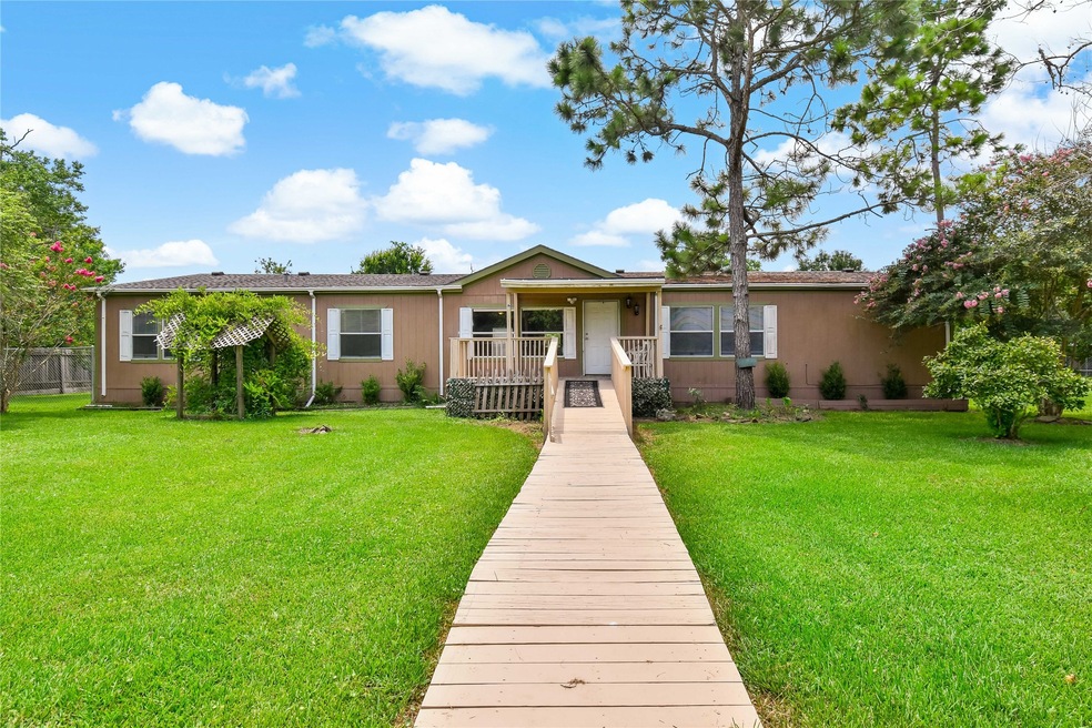 1539 Algoa Friendswood Rd, Alvin, TX 77511 - photo 1