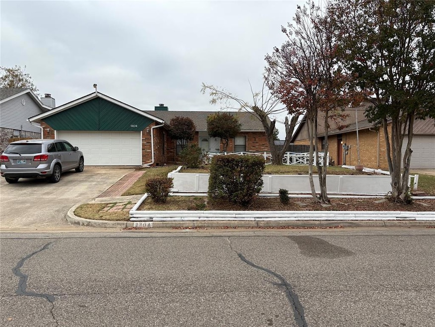 1404 Peach Tree Ln, Norman, OK 73071 - photo 1