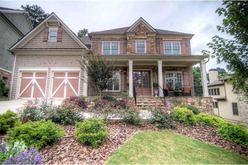 Stunning better than new home just minutes from Do