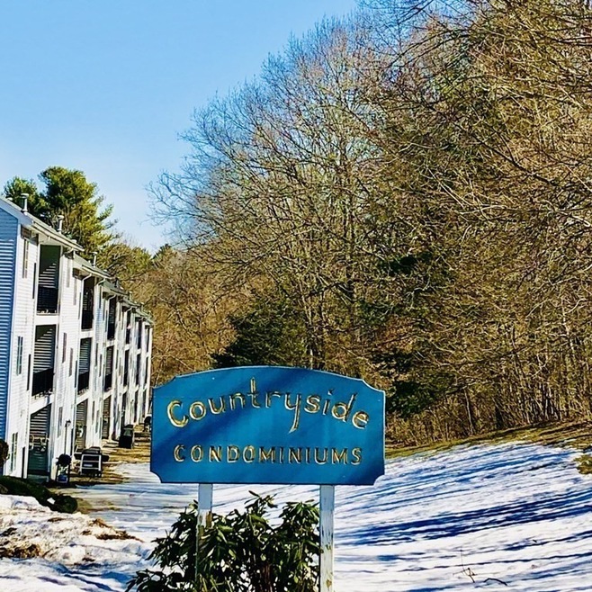 135 Lafond Ln unit 24, Dracut, MA 01826 - photo 1