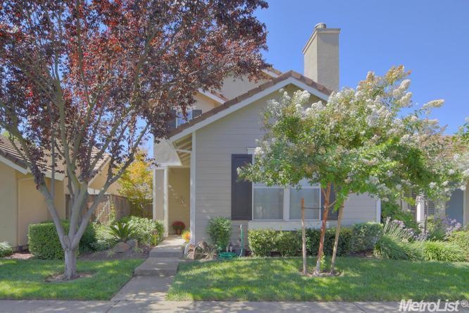 GREAT LOCATION, GATED COMMUNITY, INTERIOR LOT, UPG