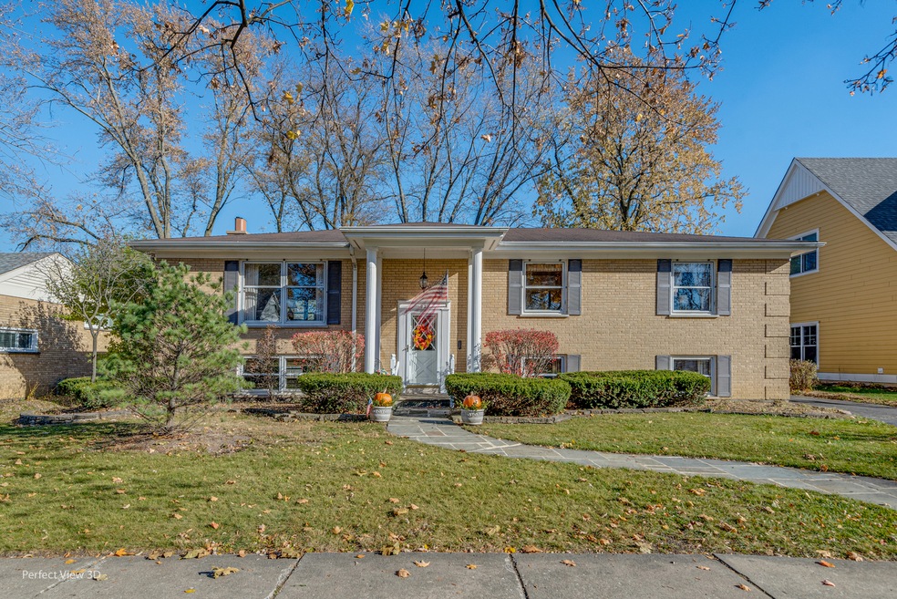 929 S Kensington Ave, La Grange, IL 60525 MLS MRD11924330