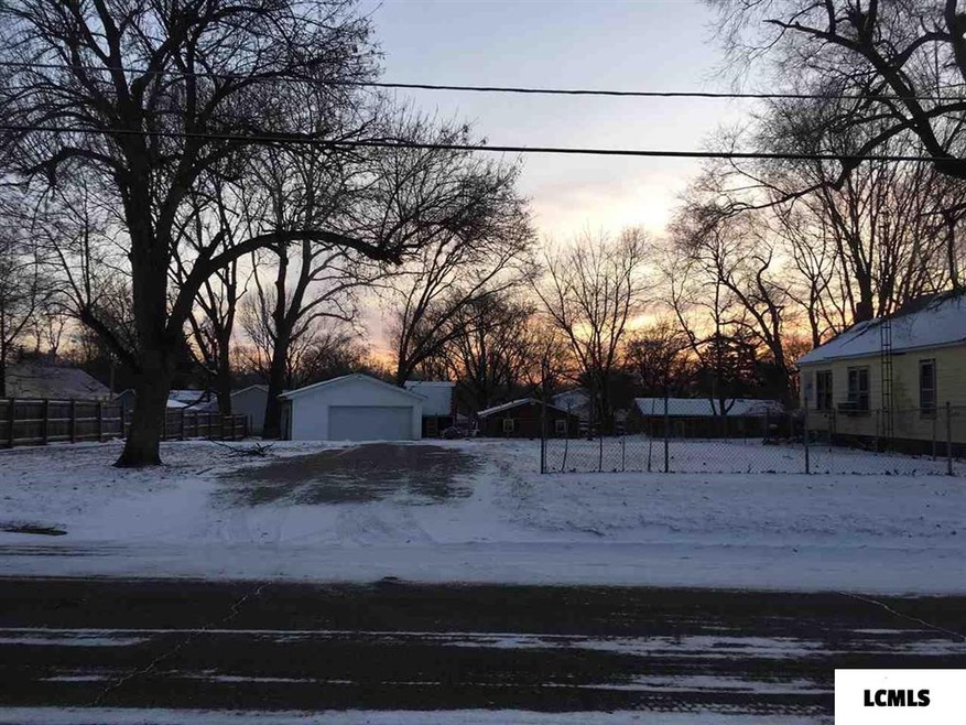 868 S State St, Lincoln, IL 62656 - photo 1