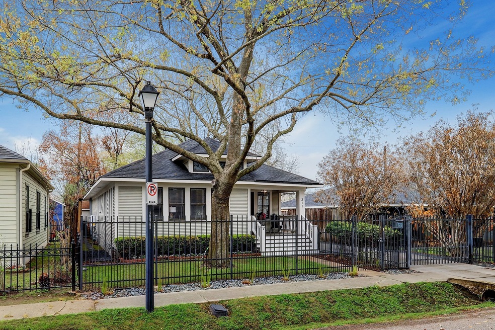 311 Northwood St, Houston, TX 77009 - photo 1