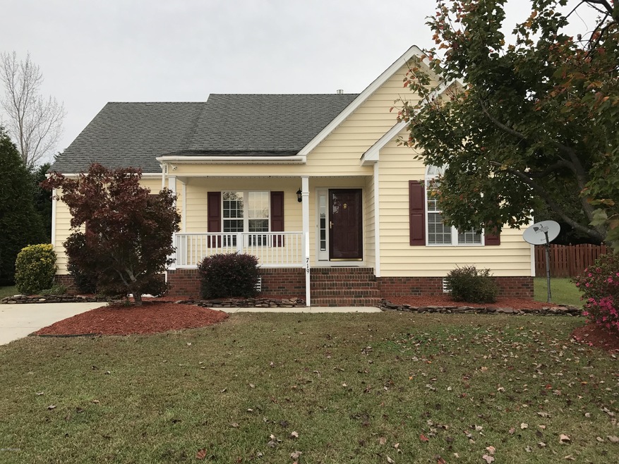 719 Carrington Ln, Winterville, NC 28590 - photo 1