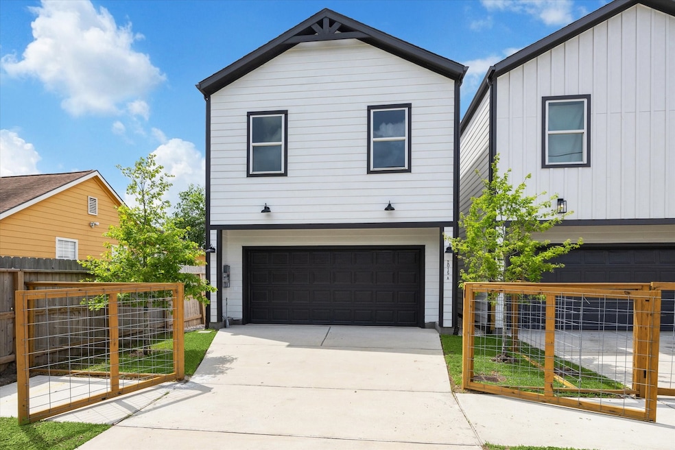 2015 Brackenridge St unit C, Houston, TX 77026 - photo 1