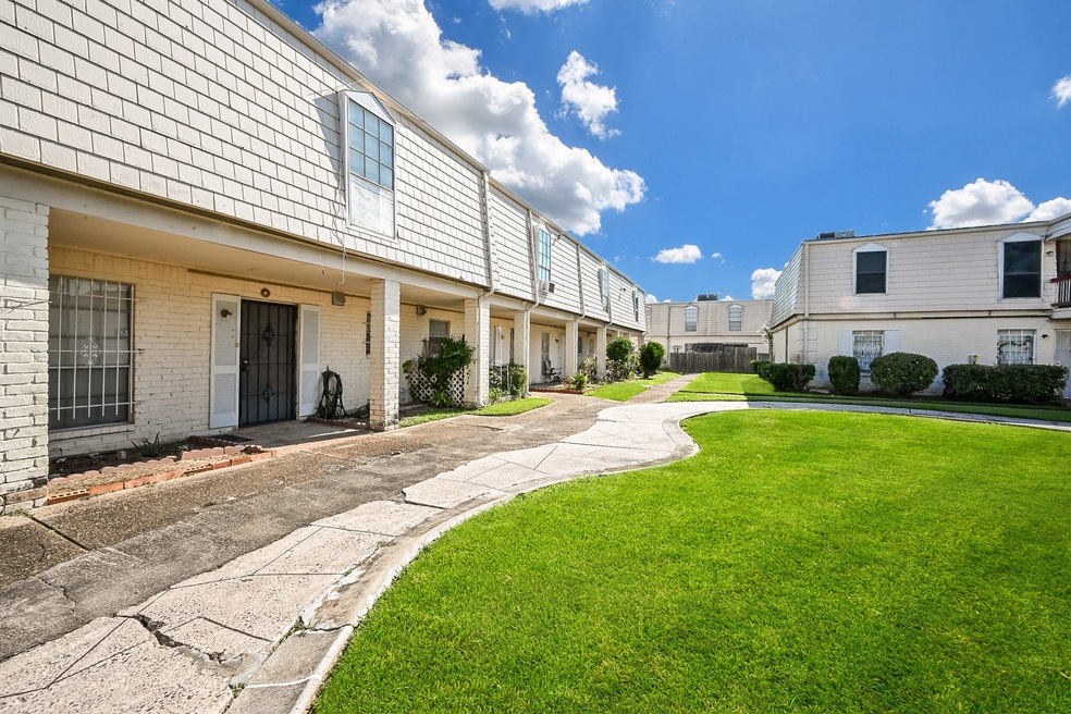 6201 Ranchester Dr unit 26, Houston, TX 77036 - photo 1