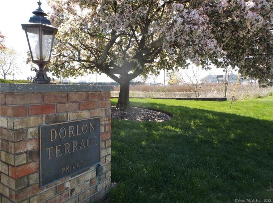 199 Gregory Blvd unit H2, Norwalk, CT 06855 - photo 1