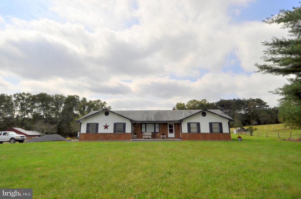 754 Martin Ln, Berkeley Springs, WV 25411 - photo 1