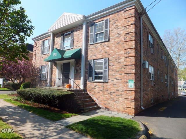 398 Courtland Ave unit 1C, Stamford, CT 06906 - photo 1