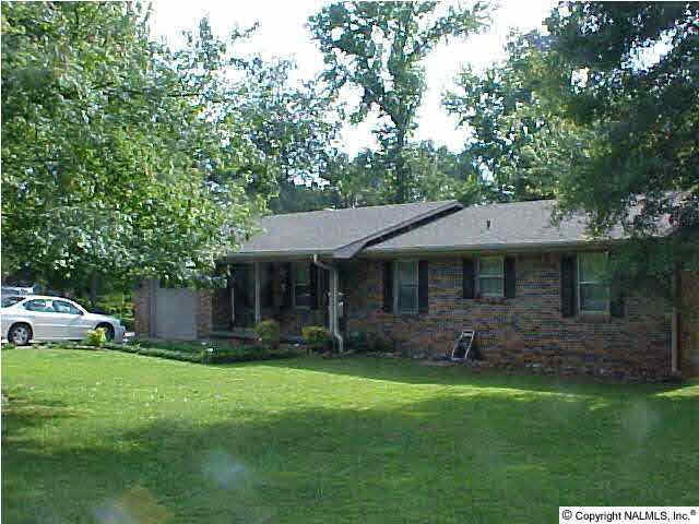 BRICK RANCHER ON A QUIET DEAD-END STREET